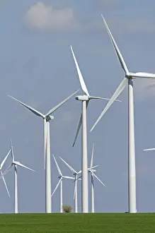 Images Dated 7th May 2009: Wind turbines of the Smoky Hills Wind Farm in Ellsworth County, Kansas, USA
