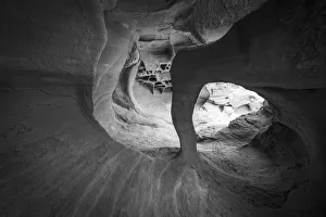 Images Dated 20th March 2013: Windstone Arch (Fire Arch), Valley of Fire State Park, Nevada, USA