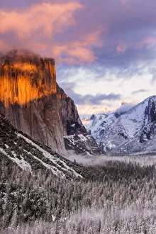 Beautiful Prints: Winter sunset over Yosemite Valley from Tunnel View, Yosemite National Park, California