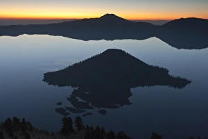 Wizard Island at dawn, Crater Lake Naitonal Park, Oregon