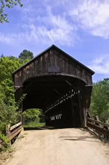 Images Dated 29th May 2005: Worral, Vermont. Covered bridge