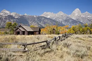 Images Dated 30th September 2008: WY, Grand Teton National Park, Chapel of the Transfiguration with Teton Range