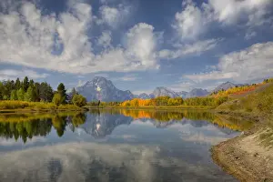 Images Dated 20th August 2009: WY, Grand Teton National Park, Teton Range with Mount Moran and Snake River