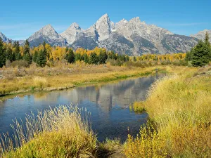 Images Dated 22nd November 2022: Wyoming, Grand Teton National Park. Teton Range with Grand Teton and Snake River