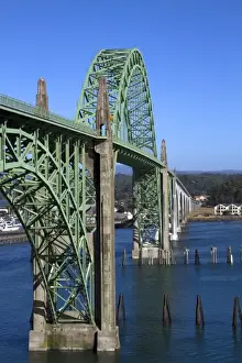 Images Dated 18th July 2010: Yaquina Bay Bridge spanning the Yaquina Bay south of Newport, Oregon, USA