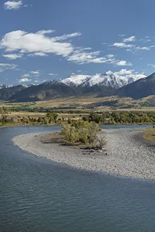 Images Dated 3rd February 2022: Yellowstone River, Absaroka Mountains, Montana