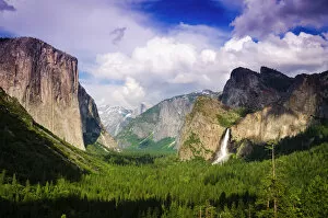 Editor's Picks: Yosemite Valley from Tunnel View, Yosemite National Park, California USA