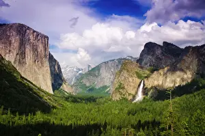 Editor's Picks: Yosemite Valley from Tunnel View, Yosemite National Park, California USA